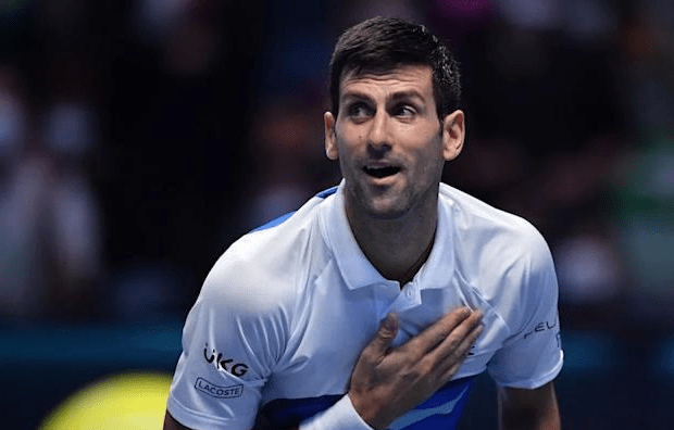 何詩蓓於日 何詩蓓於日