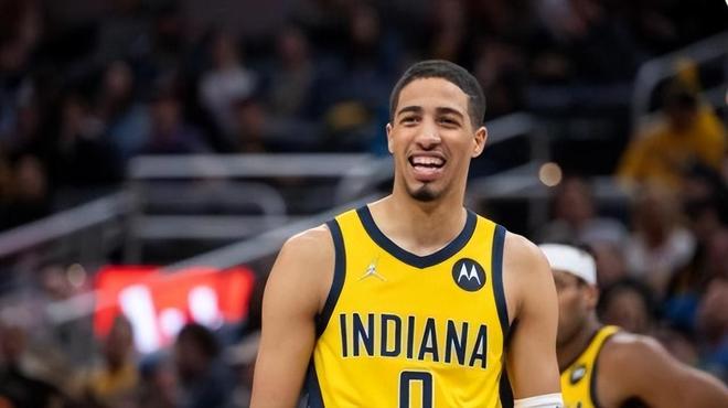 女篮亚洲杯：中国队三连胜晋级半决赛