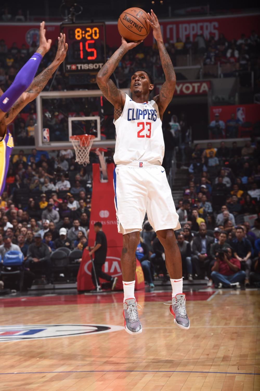 奏方面占据 奏方面占据