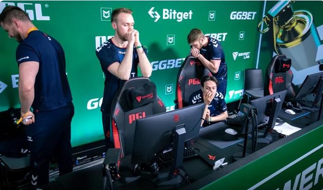 东契奇 20 分 9 助，湖人 104-98 逆转火箭.